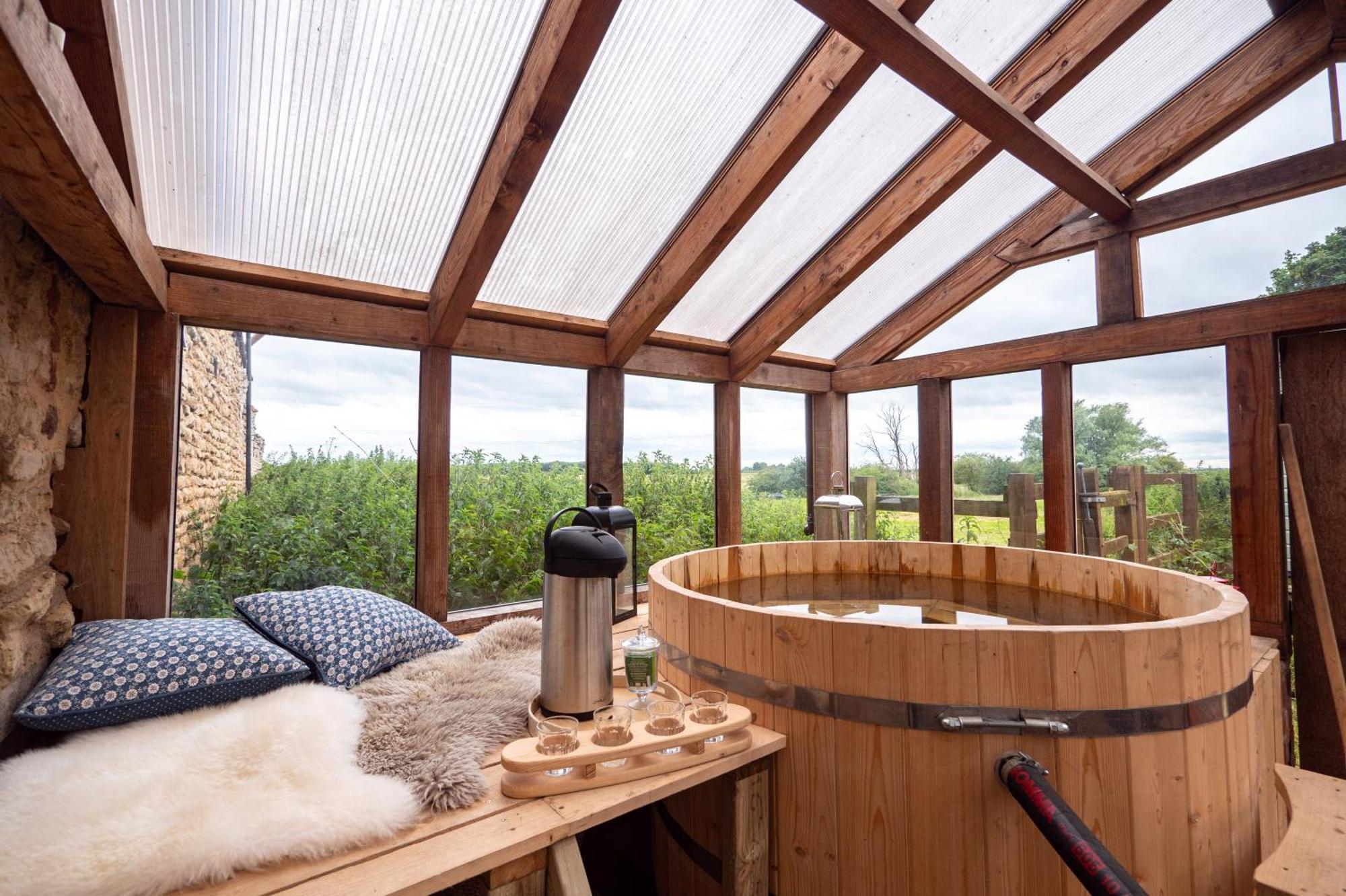 Large Country Cottage, Sleeps 8 - Spa Facilities, Garden Bar, Catering Services, Free Parking, Nature Reserve, Hen Parties Scunthorpe Exteriör bild