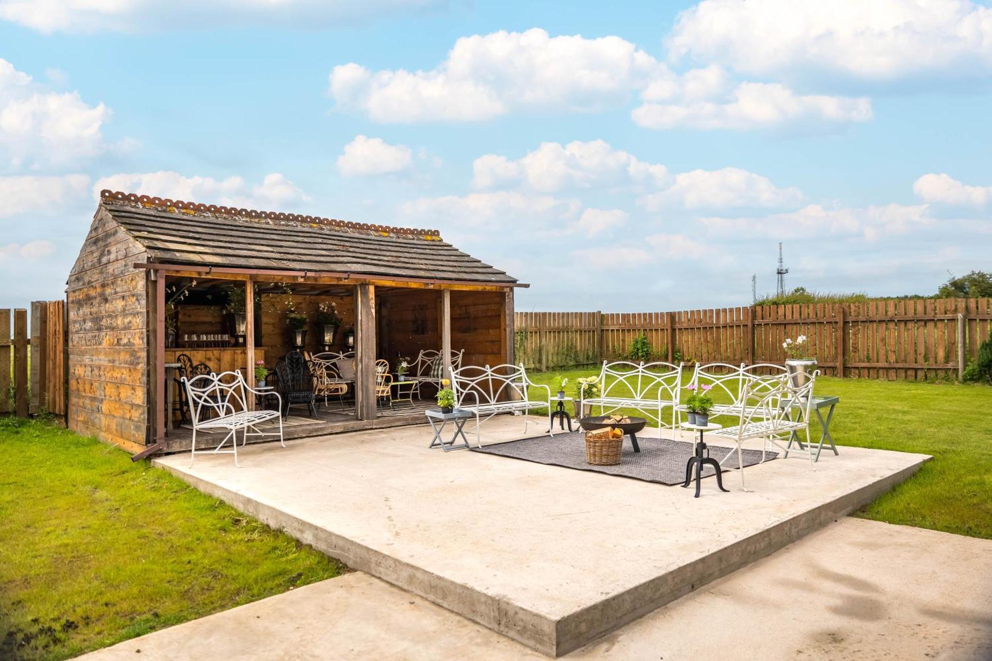 Large Country Cottage, Sleeps 8 - Spa Facilities, Garden Bar, Catering Services, Free Parking, Nature Reserve, Hen Parties Scunthorpe Exteriör bild