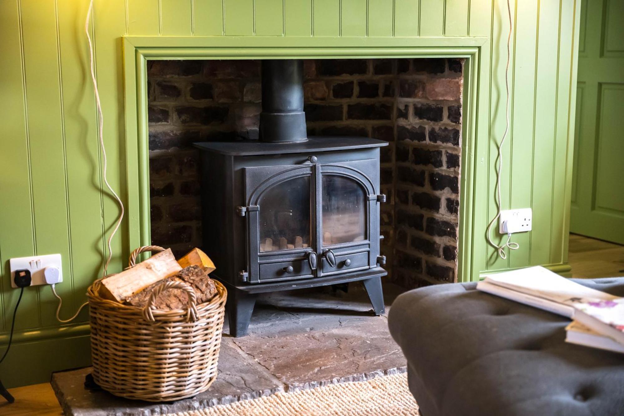 Large Country Cottage, Sleeps 8 - Spa Facilities, Garden Bar, Catering Services, Free Parking, Nature Reserve, Hen Parties Scunthorpe Exteriör bild